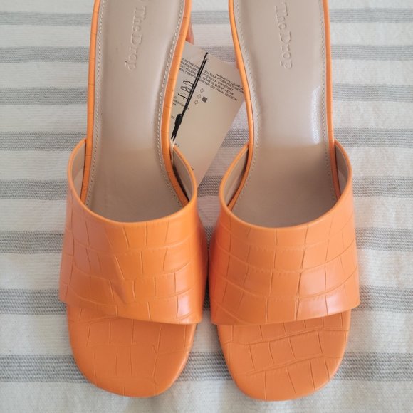 The Drop Block Heeled Mule - Picture 5 of 12